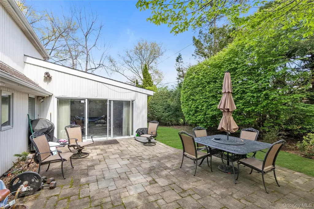 76 Parkview Drive Searingtown NY 11507