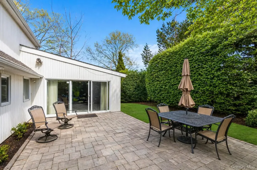 76 Parkview Drive Searingtown NY 11507
