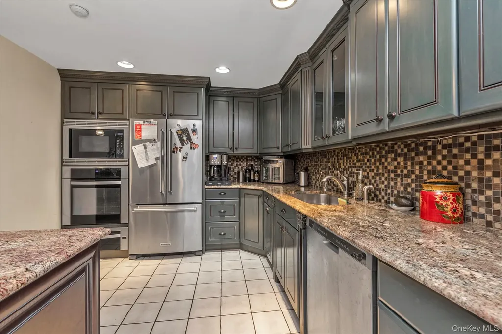 76 Parkview Drive Searingtown NY 11507
