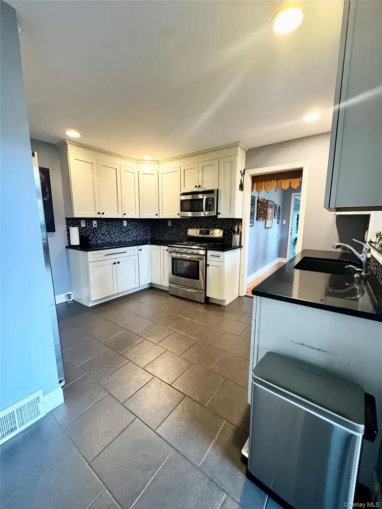 16 Beechwood Terrace Poughkeepsie NY 12601