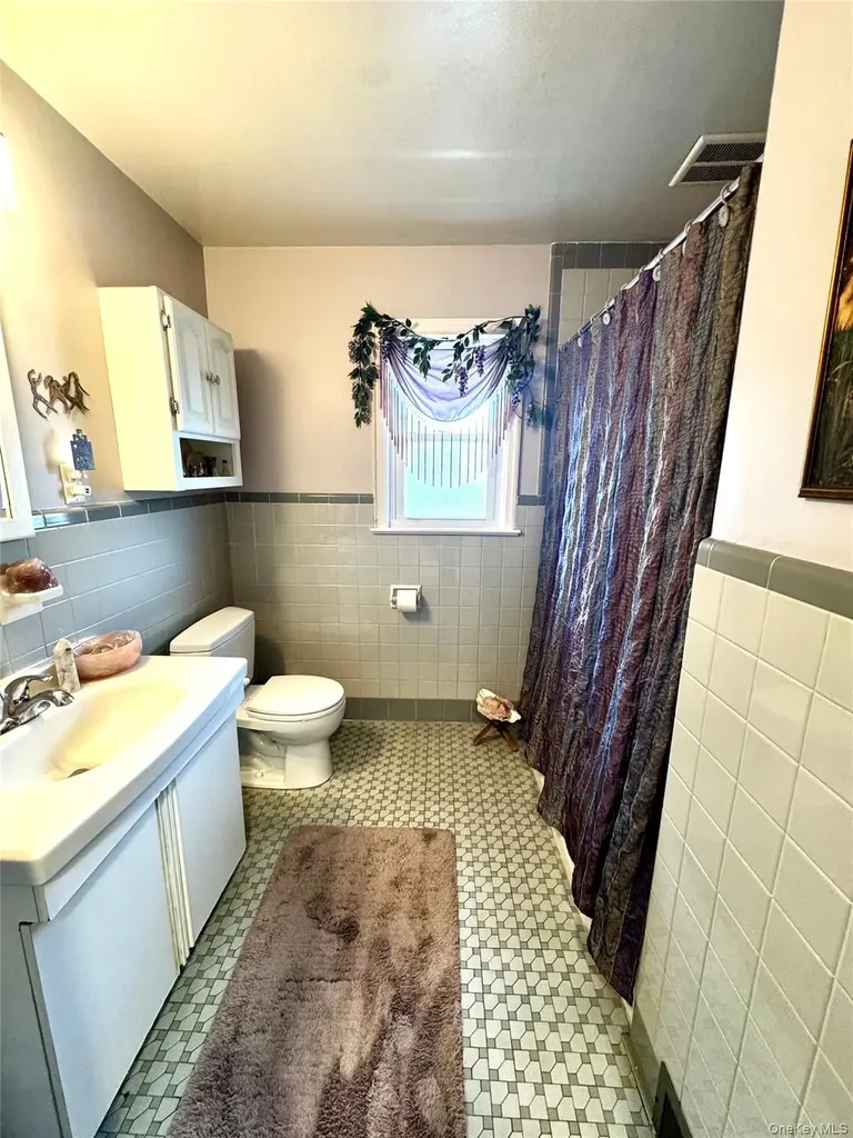 16 Beechwood Terrace Poughkeepsie NY 12601