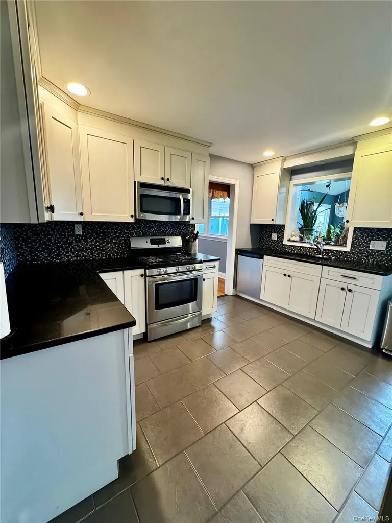 16 Beechwood Terrace Poughkeepsie NY 12601