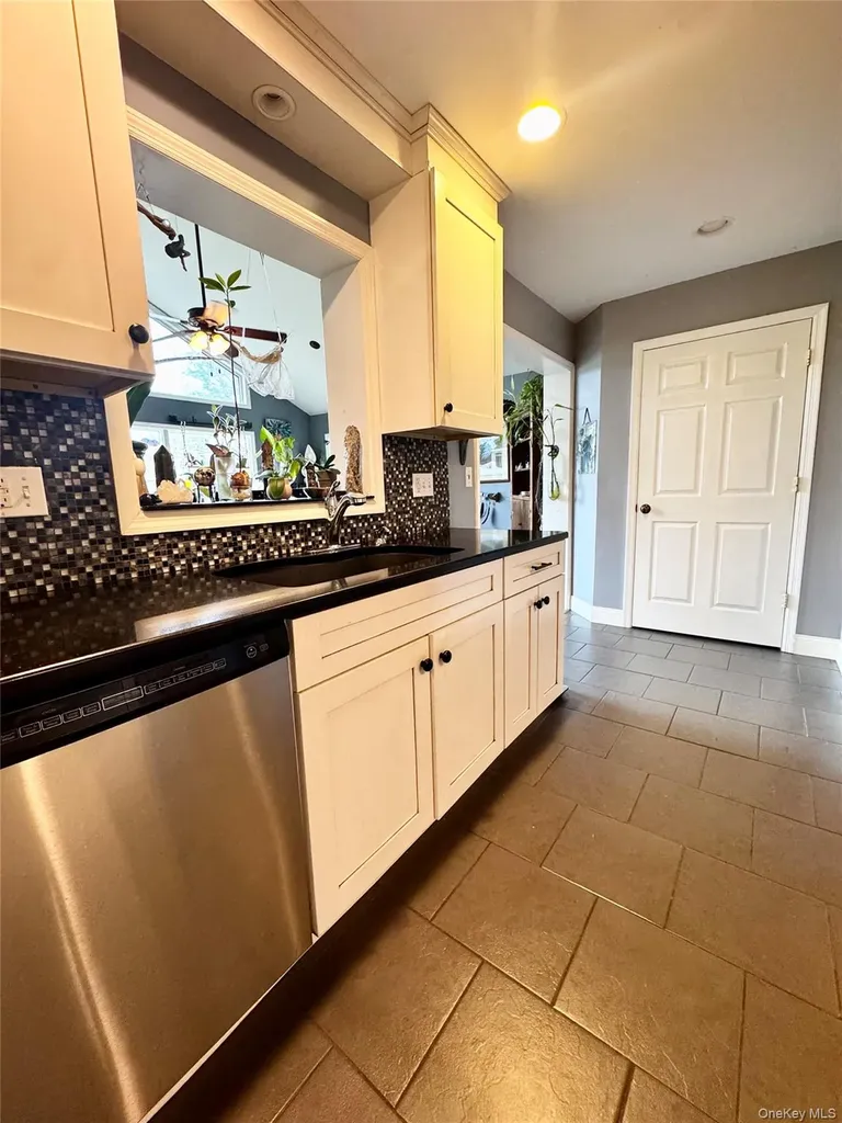 16 Beechwood Terrace Poughkeepsie NY 12601