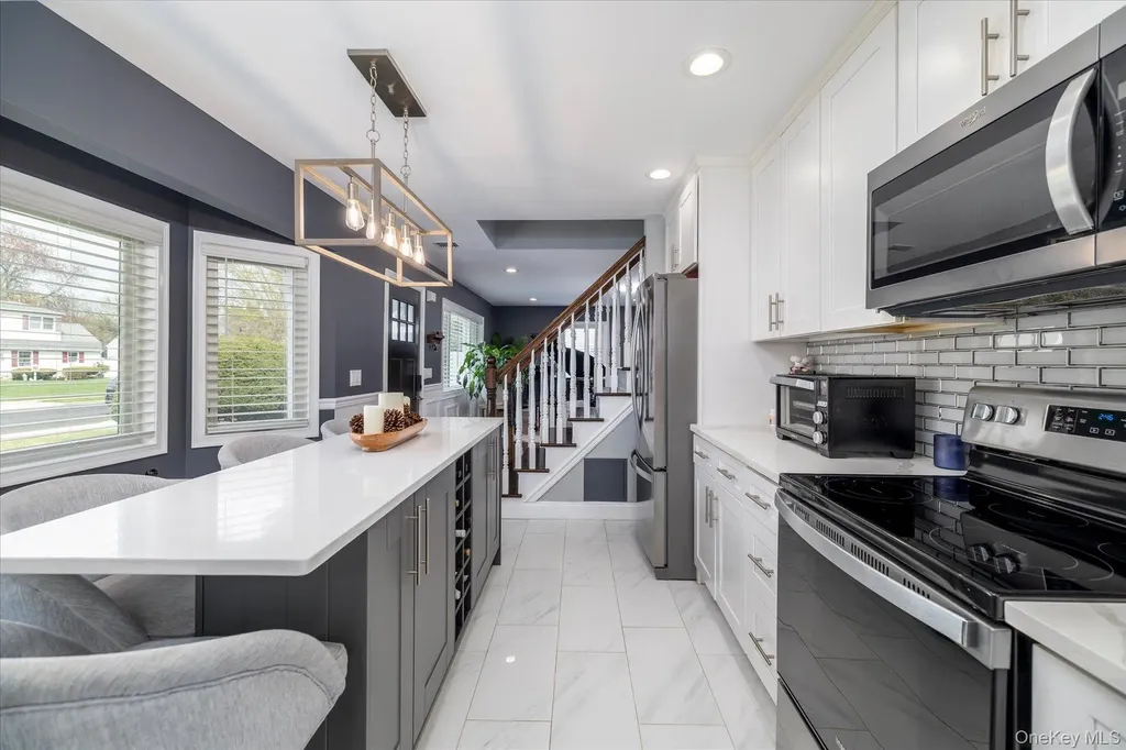 106 Hickory Lane Levittown NY 11756