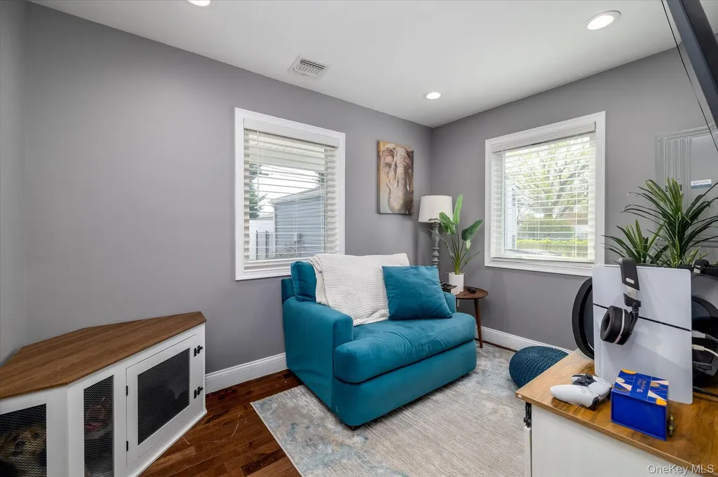 106 Hickory Lane Levittown NY 11756