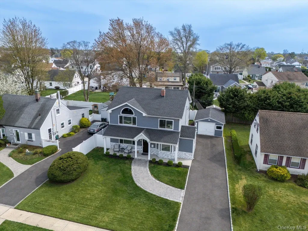 106 Hickory Lane Levittown NY 11756