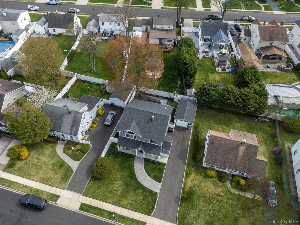 106 Hickory Lane Levittown NY 11756