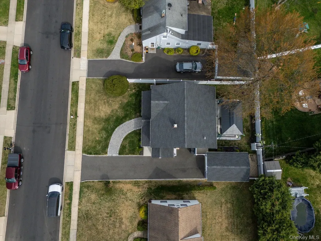 106 Hickory Lane Levittown NY 11756