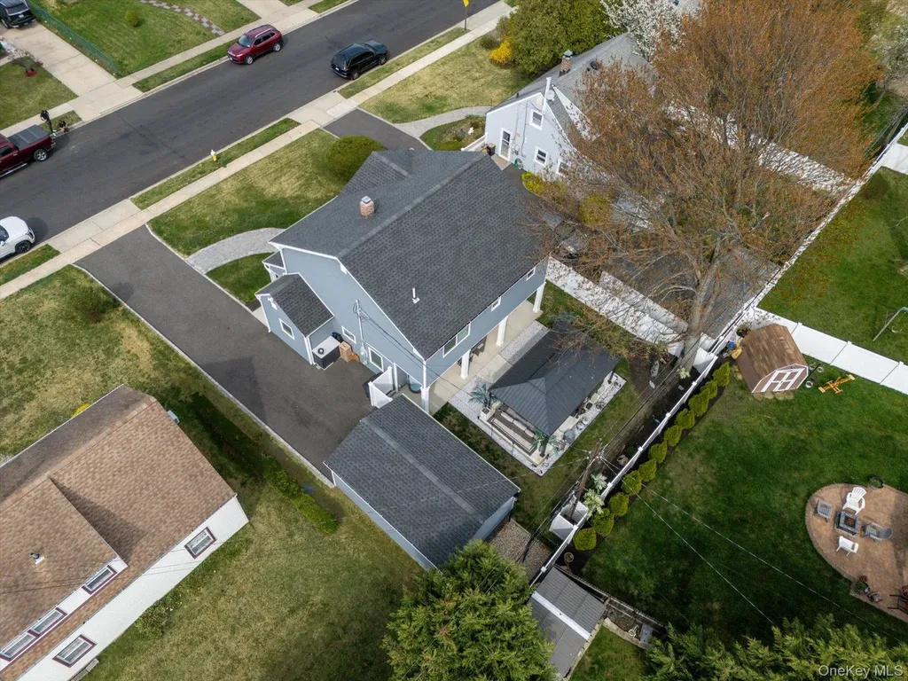 106 Hickory Lane Levittown NY 11756