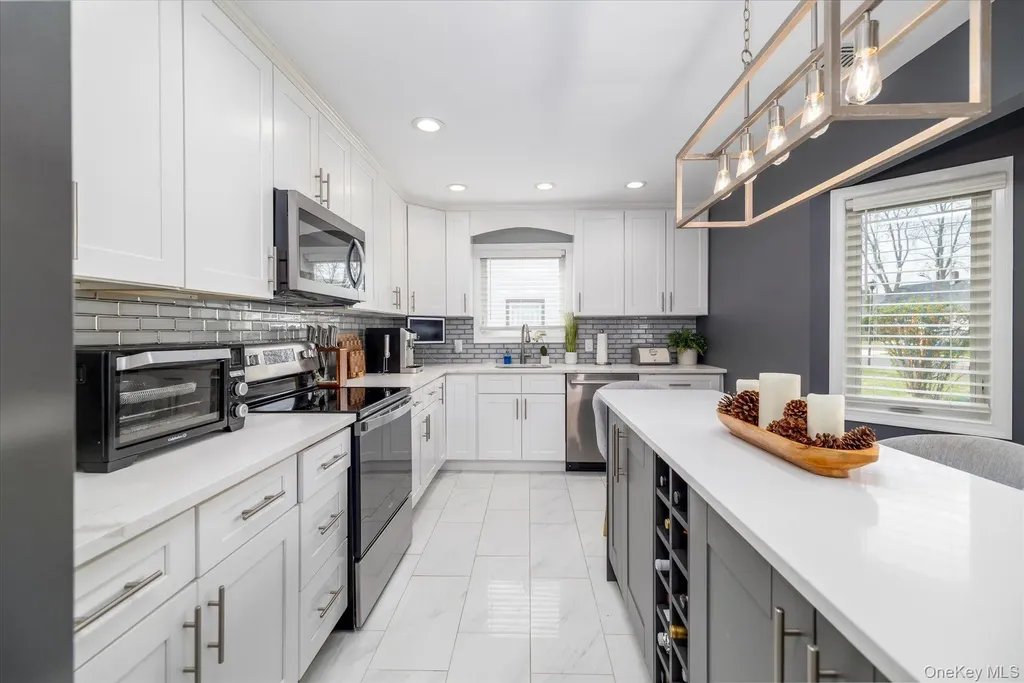106 Hickory Lane Levittown NY 11756