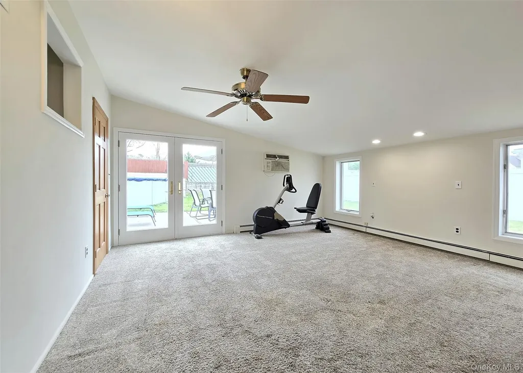 27 Peter Road Ronkonkoma NY 11779