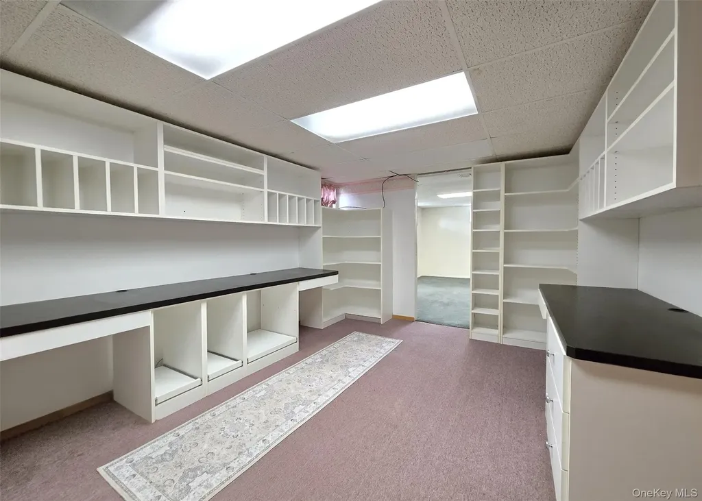 27 Peter Road Ronkonkoma NY 11779