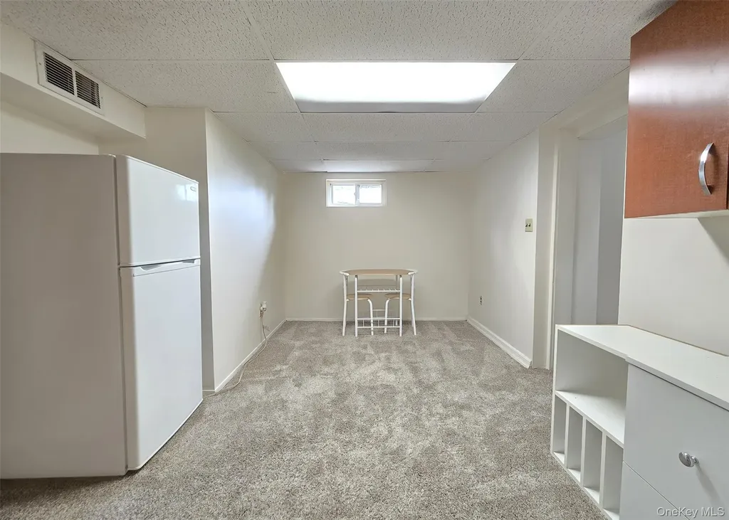 27 Peter Road Ronkonkoma NY 11779