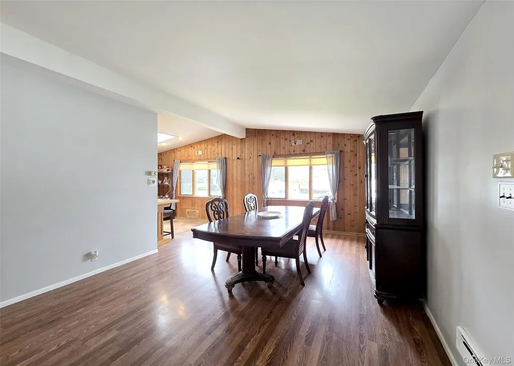 27 Peter Road Ronkonkoma NY 11779