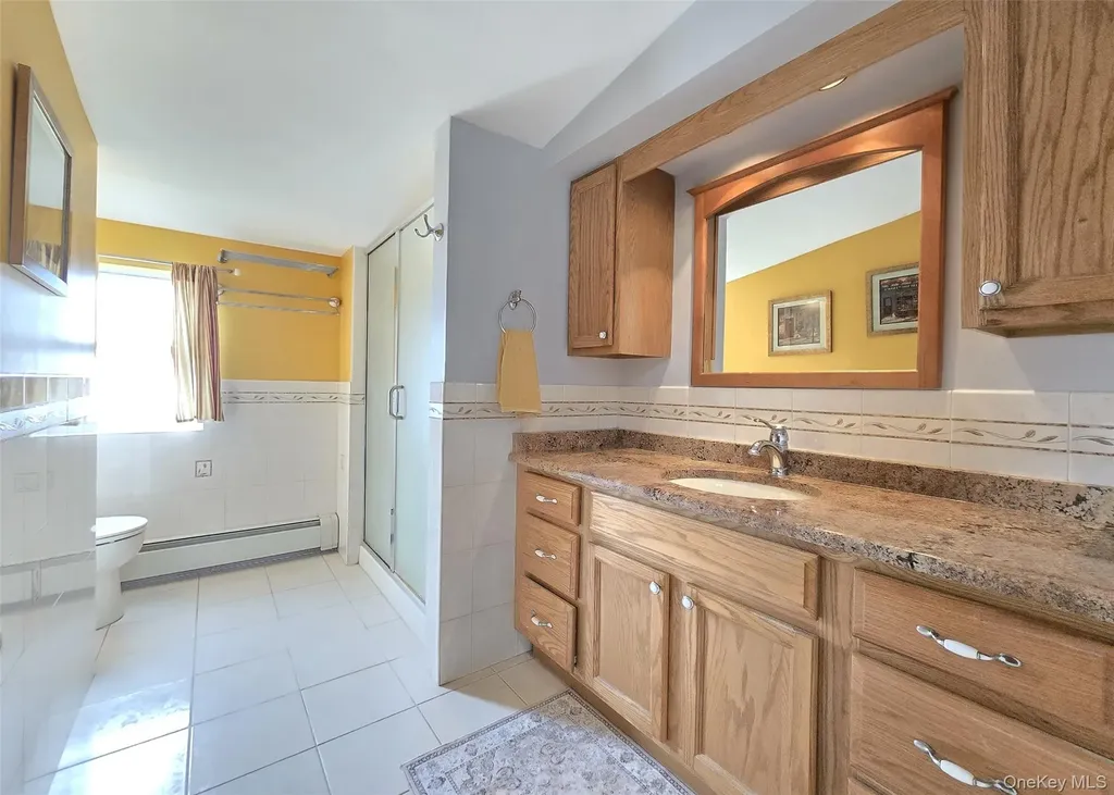 27 Peter Road Ronkonkoma NY 11779