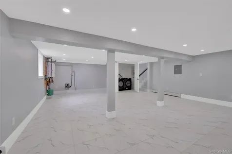 1716 White Street North Bellmore NY 11710