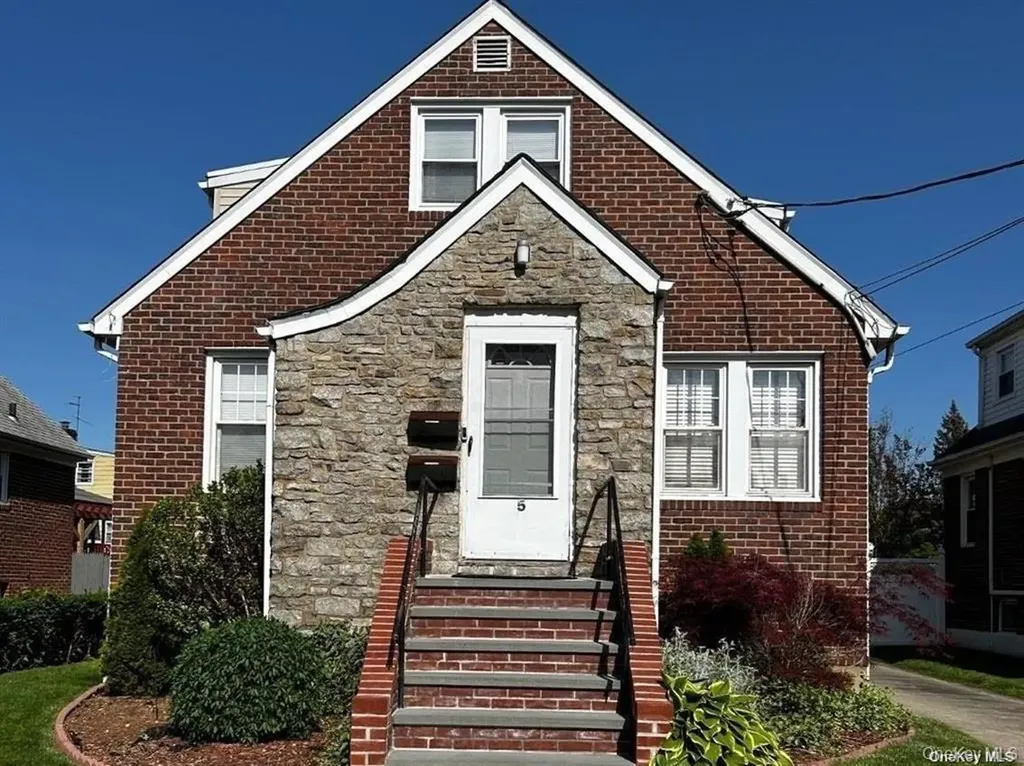 5 Crab Avenue Lynbrook NY 11563