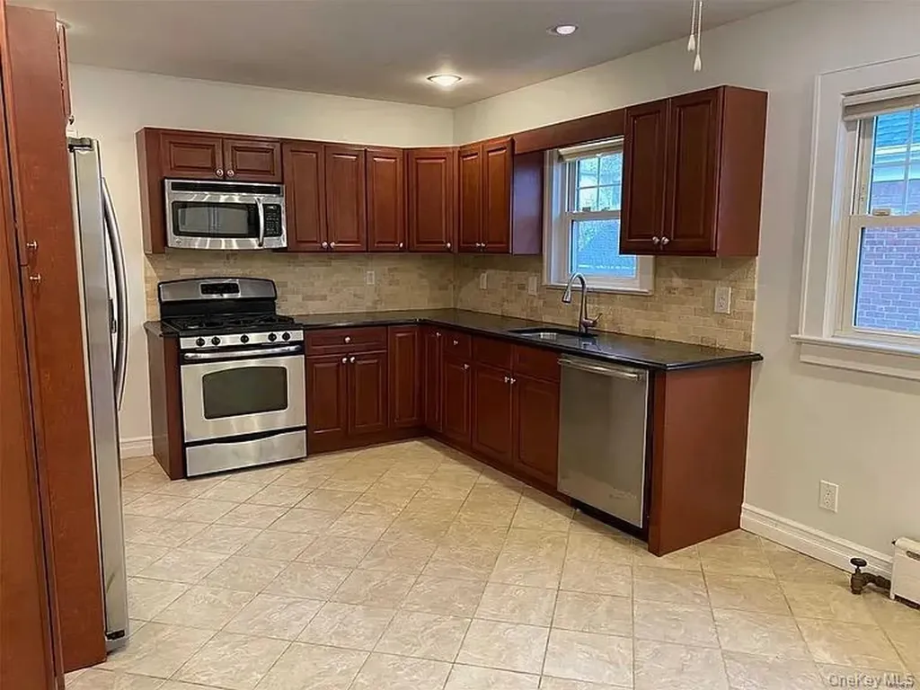 5 Crab Avenue Lynbrook NY 11563