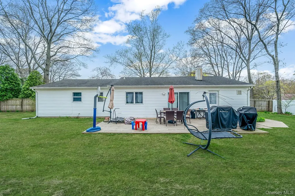 2679 Heather Avenue Medford NY 11763