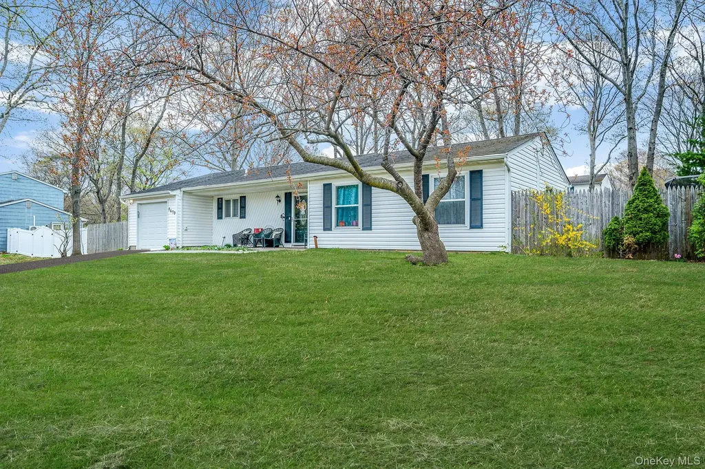 2679 Heather Avenue Medford NY 11763