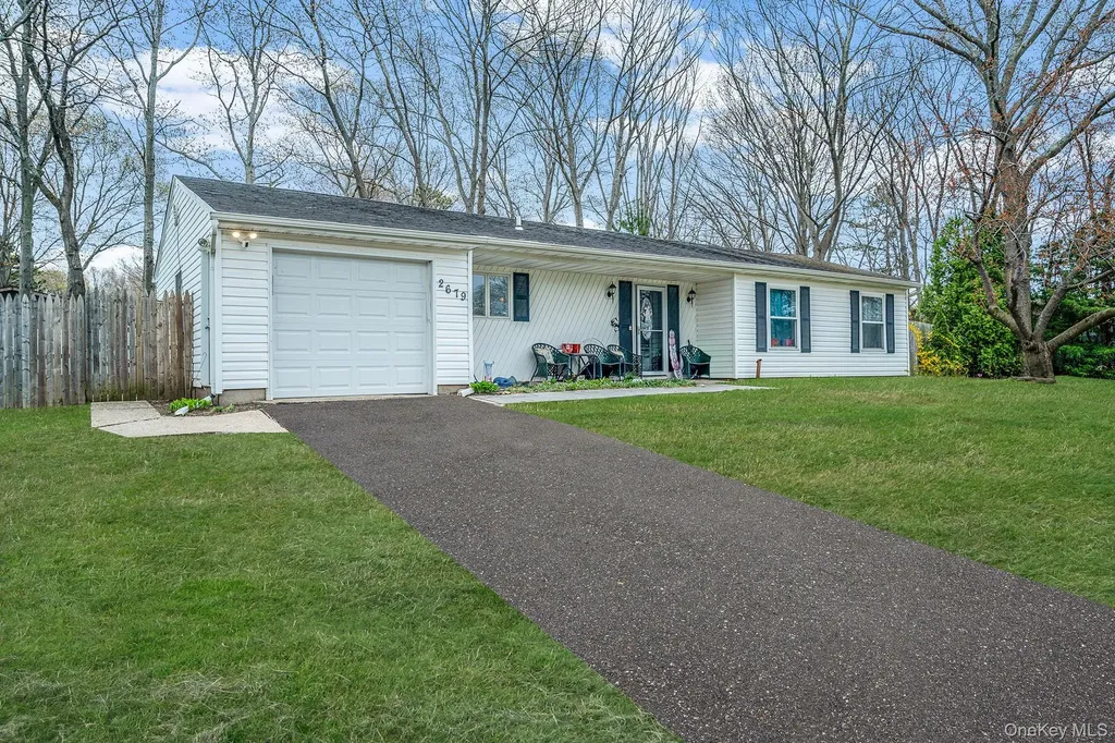 2679 Heather Avenue Medford NY 11763