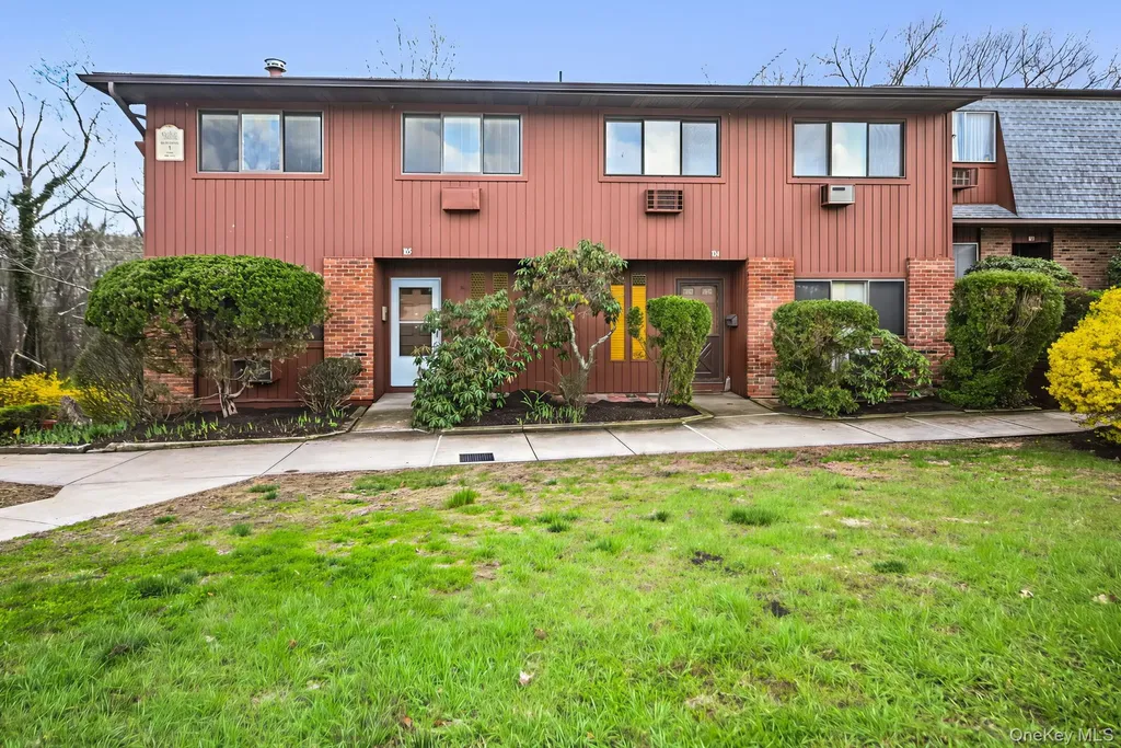 105 Coachlight Square Montrose NY 10548