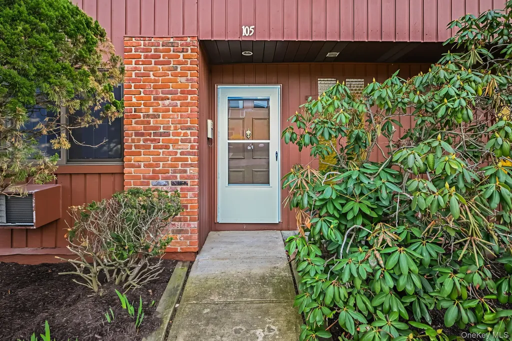 105 Coachlight Square Montrose NY 10548