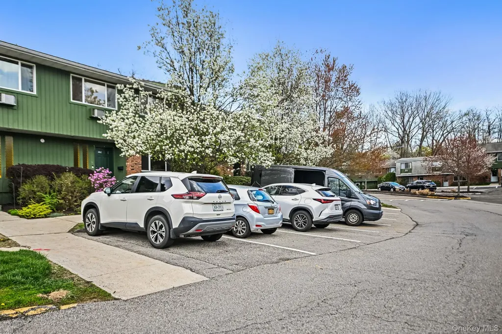 105 Coachlight Square Montrose NY 10548