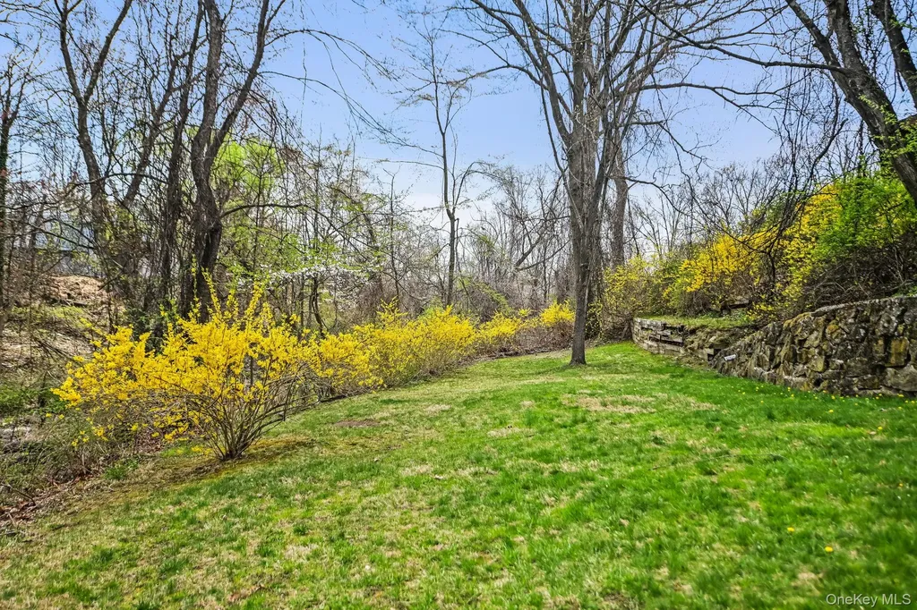 105 Coachlight Square Montrose NY 10548
