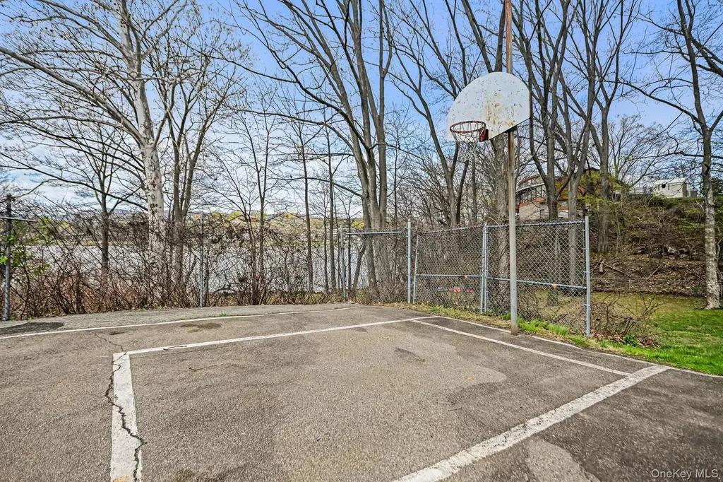 105 Coachlight Square Montrose NY 10548