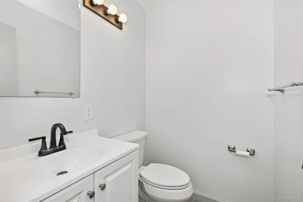 105 Coachlight Square Montrose NY 10548