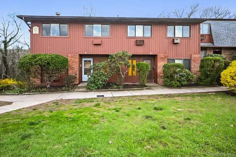 105 Coachlight Square Montrose NY 10548