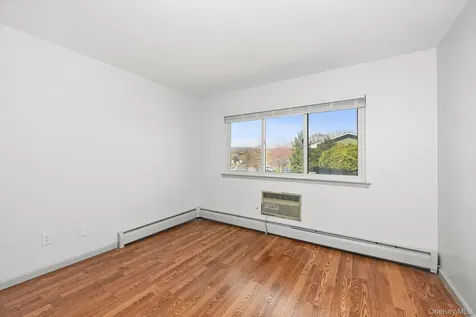 105 Coachlight Square Montrose NY 10548