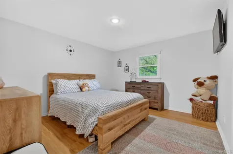 94 Gretna Road Pleasant Valley NY 12569