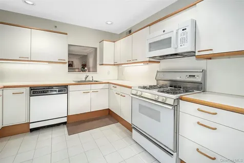 3 Ingleside Lane White Plains NY 10605