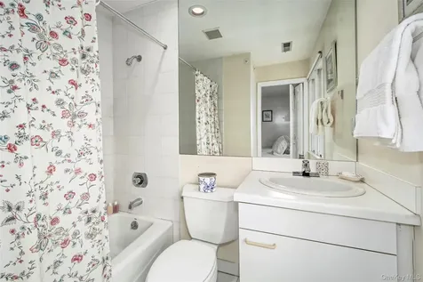 3 Ingleside Lane White Plains NY 10605
