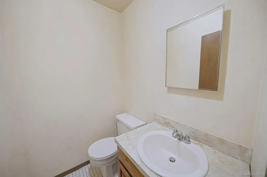 72 W Dennis Lane Coram NY 11727