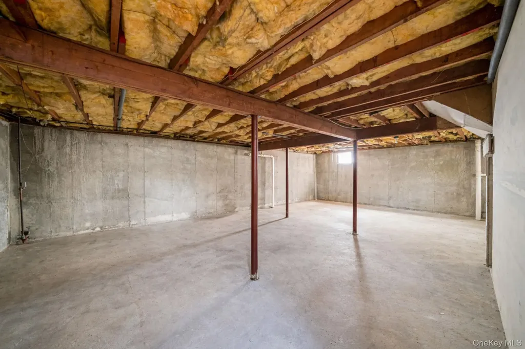 72 W Dennis Lane Coram NY 11727