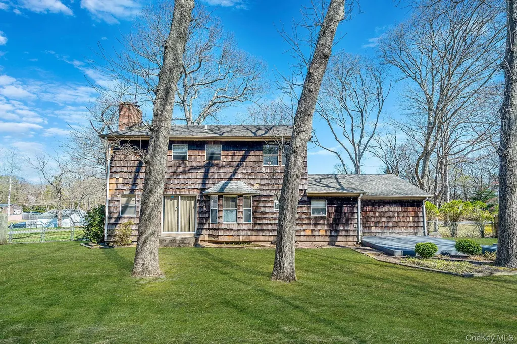 72 W Dennis Lane Coram NY 11727