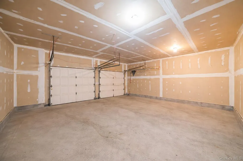 72 W Dennis Lane Coram NY 11727