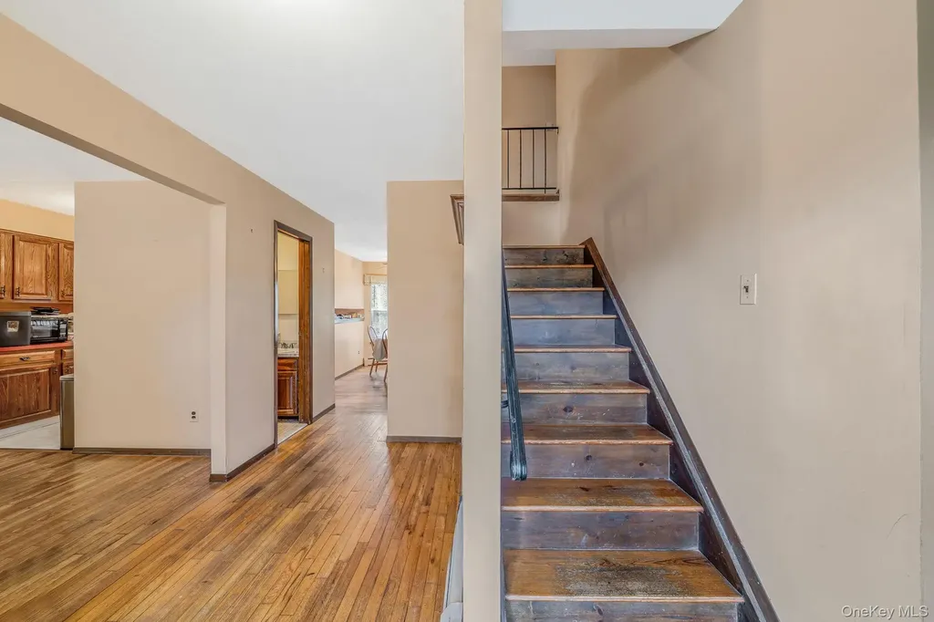 72 W Dennis Lane Coram NY 11727
