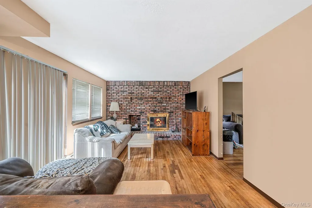 72 W Dennis Lane Coram NY 11727