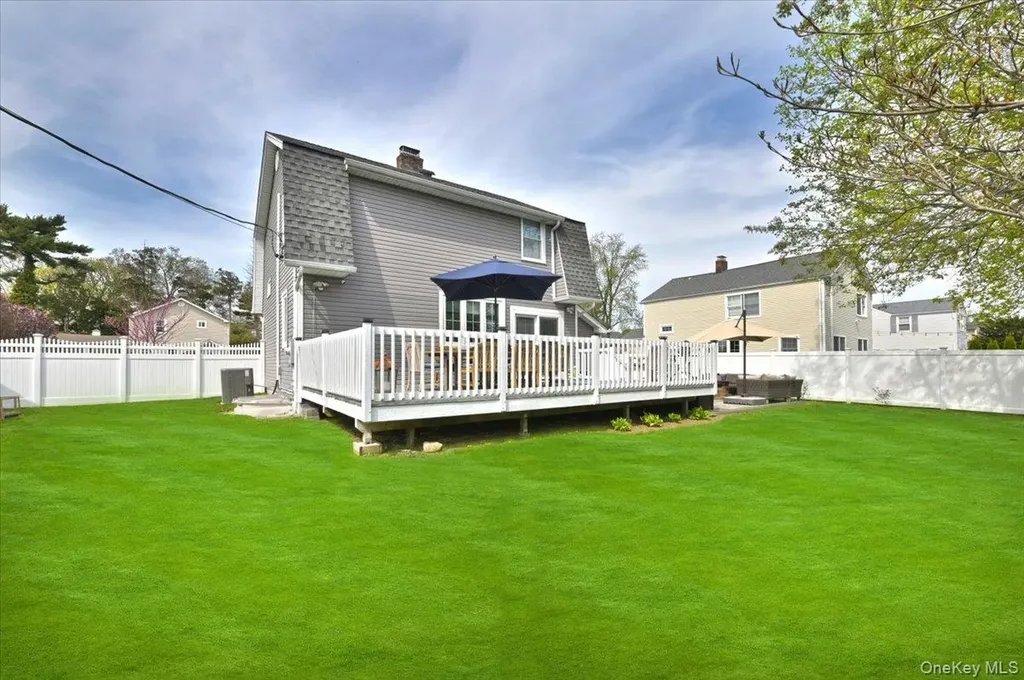 88 Webster Street Westbury NY 11590