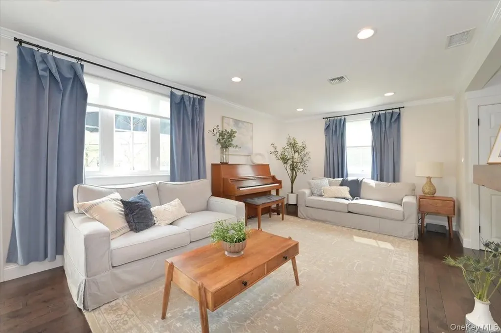 88 Webster Street Westbury NY 11590