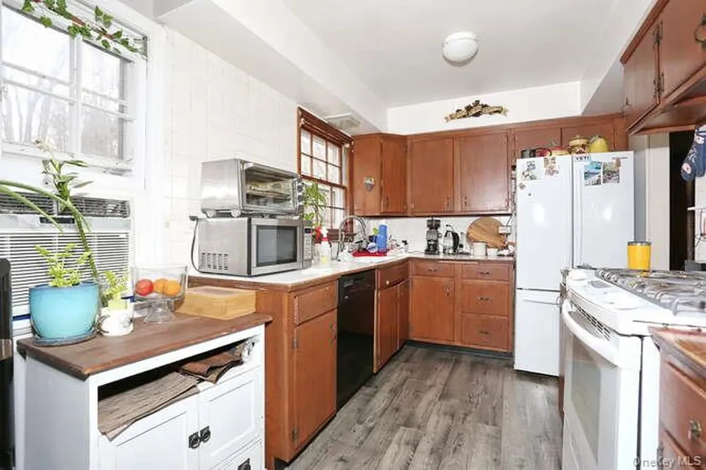161 Mcnamara Road Spring Valley NY 10977