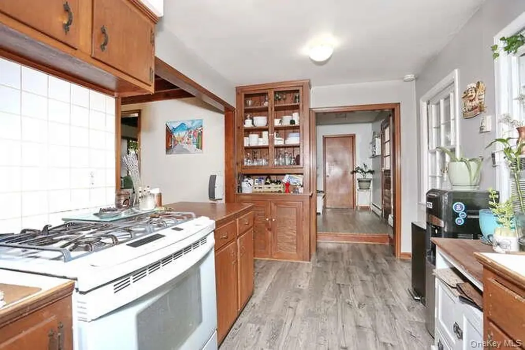 161 Mcnamara Road Spring Valley NY 10977