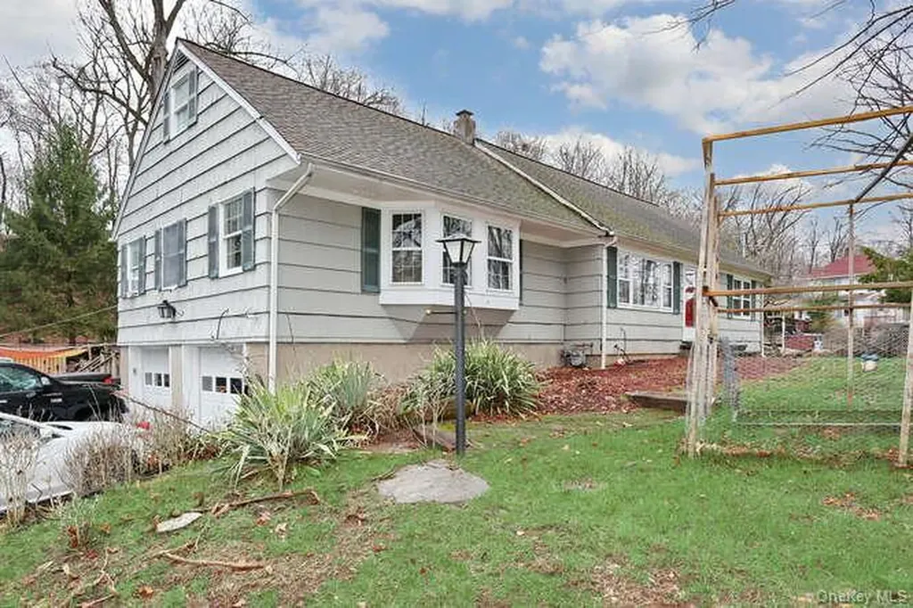 161 Mcnamara Road Spring Valley NY 10977