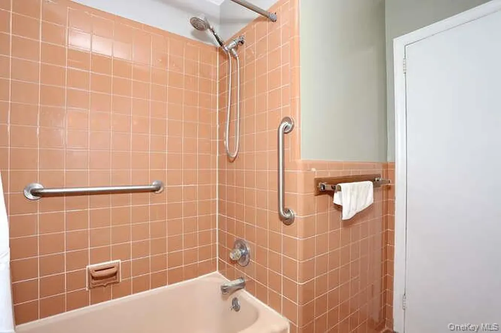 161 Mcnamara Road Spring Valley NY 10977