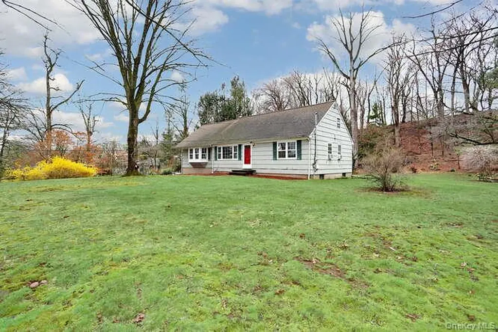 161 Mcnamara Road Spring Valley NY 10977