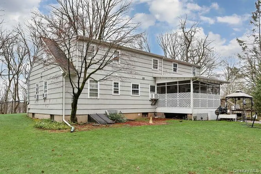 161 Mcnamara Road Spring Valley NY 10977